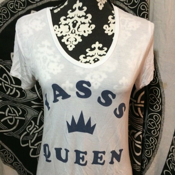 Grayson Threads Tops - FREE 👑 Yass Queen EUC White Short Sleeve Tee XS